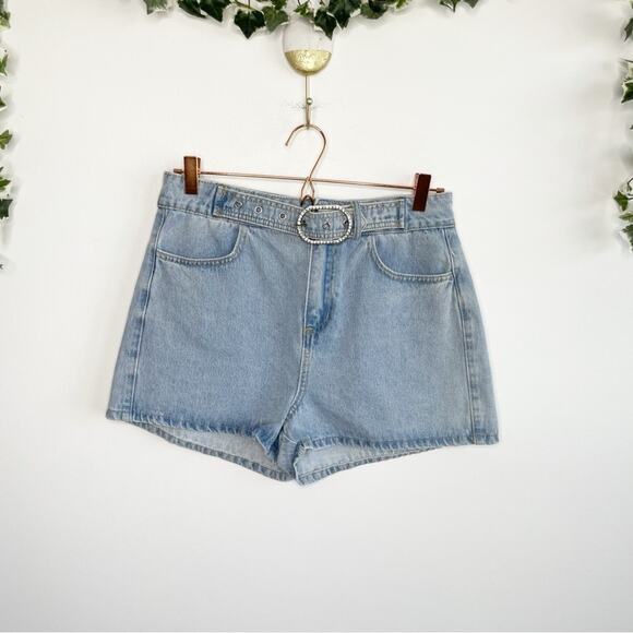 LE LIS Denim Shorts Rhinestone Belt Size Large NWT - Picture 1 of 6